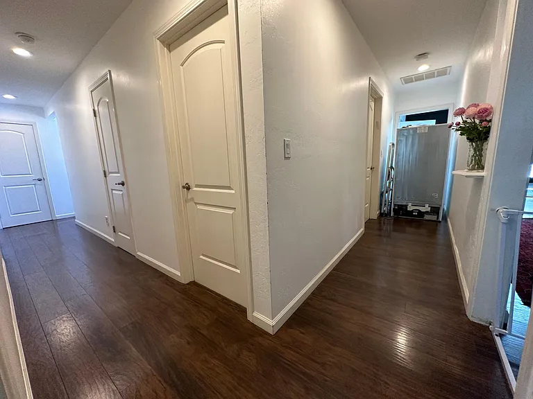 501 Bradley Ave — Photo 11