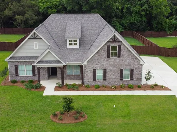 203 Charleston Mills Dr, Midland City, AL 36350