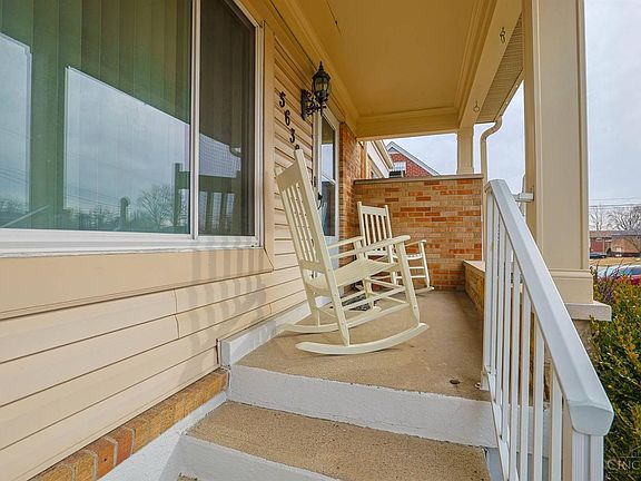 3rd image of 5638 N Glen Ave