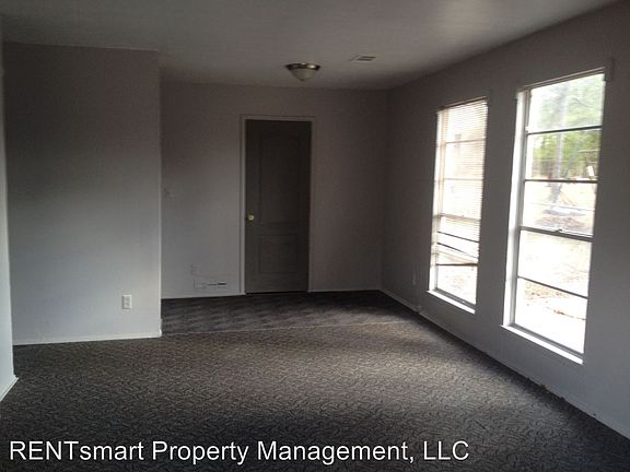5th image of 3026 Urban Ave