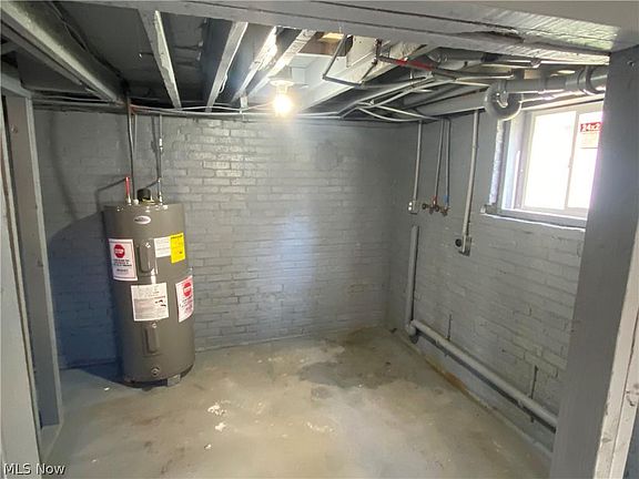 5th image of 115 Scott St