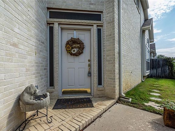 2nd image of 2004 Canterbury Dr