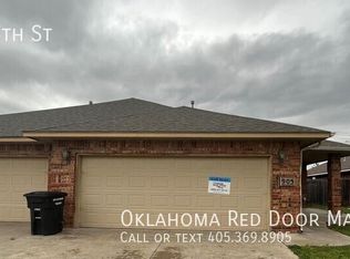 901 SW 35th St, Moore, OK 73160