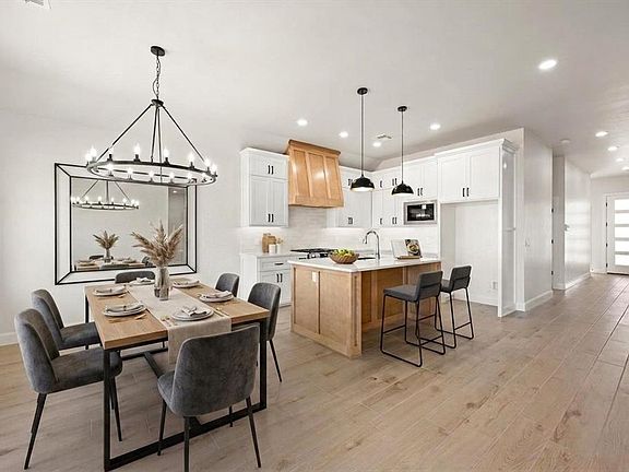 4th image of 15604 Siloa Ave