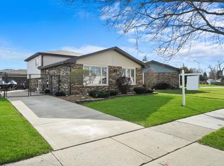 12820 S Blossom Dr, Alsip, IL