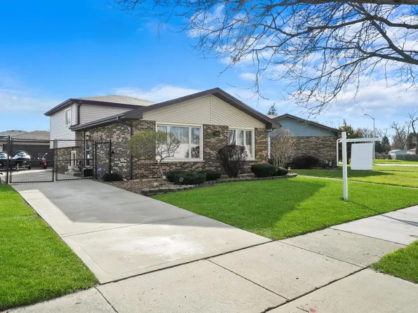 12820 S Blossom Dr, Alsip, IL 60803