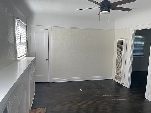 5th image of 2212 Meade Ave
