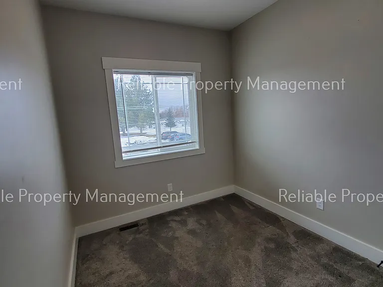 656 Saturn Ave #A — Photo 11