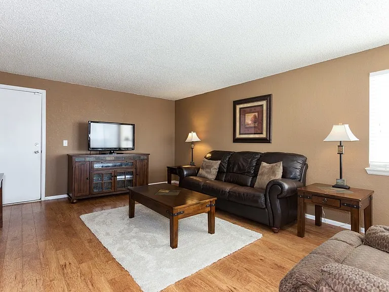 4955 S Flanders Ct — Photo 4