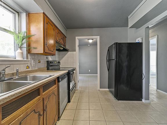 2nd image of 101 S Bernice Dr