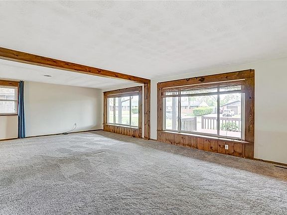 3rd image of 6177 Sandbury Dr