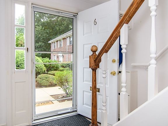 3rd image of 21 Westerly St APT 6