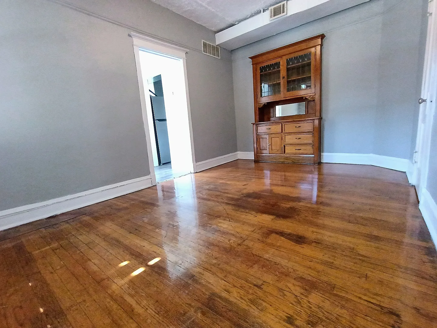 2 bed, 750 sqft, $2,900 — Photo 4
