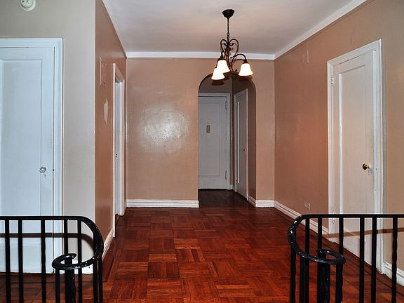 5th image of 4107 42nd St APT 1G