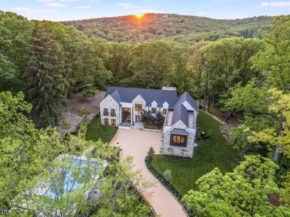 175 Round Top Rd, Bernardsville Boro, NJ 07924