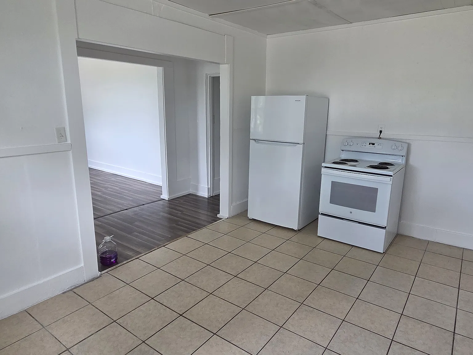 3 bed, 950 sqft, $1,500 — Photo 2