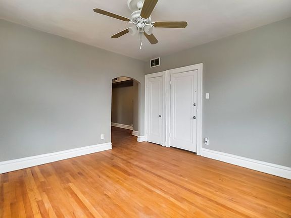 4th image of 3600-08 Hereford St #441FFC072