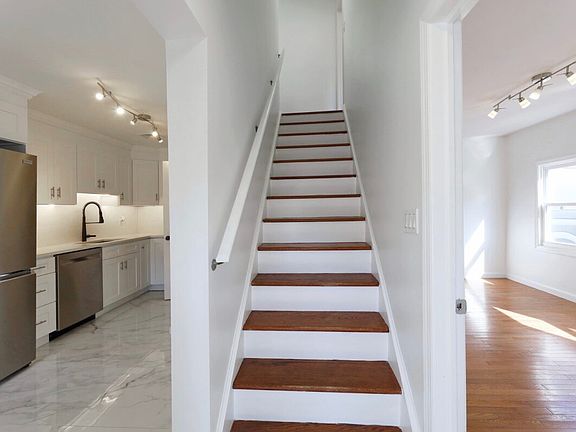 4th image of 1466 River Rd #1466