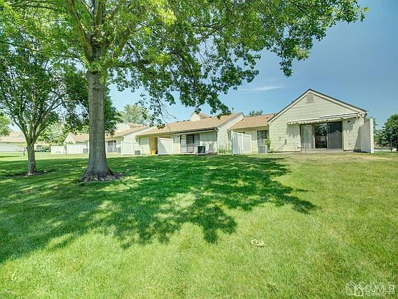 3rd image of 74 Whitehead Ln