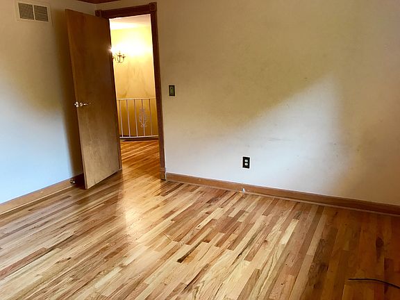 4th image of 44227 Brandywyne Rd