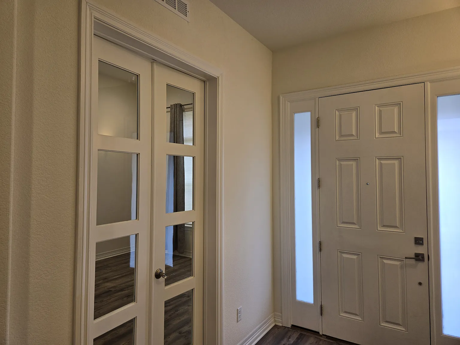 3 bed, 2597 sqft, $3,500 — Photo 2