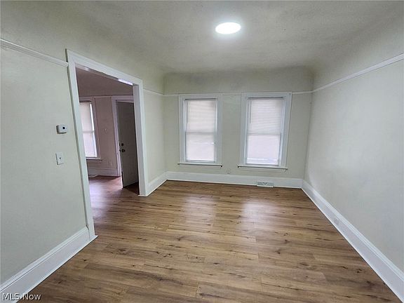 4th image of 2288 E 95th St