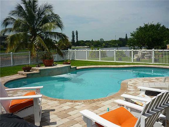 3rd image of 6298 Lakeshore Dr