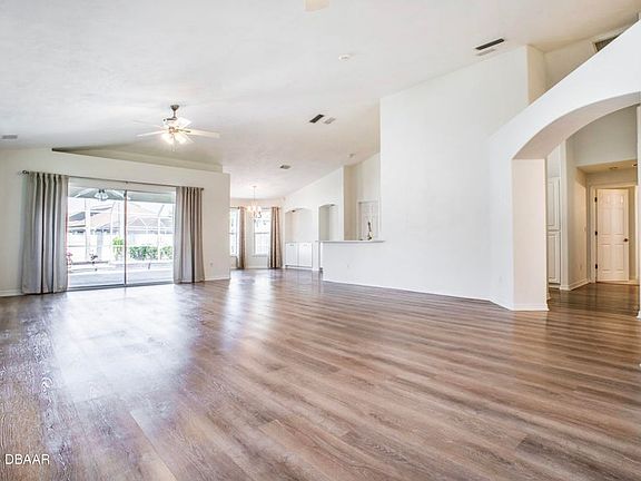 3rd image of 6115 Sabal Point Cir