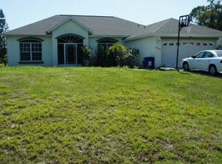 18582 Wisteria Rd, Fort Myers, FL 33967
