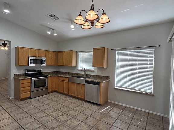 2nd image of 952 S Banning Street