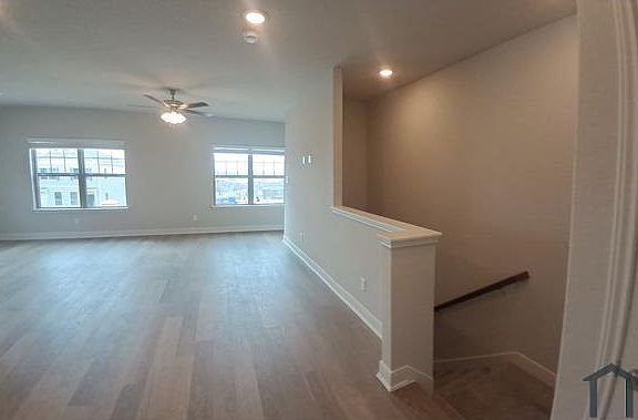 4th image of 7134 Magnolia Crk #201