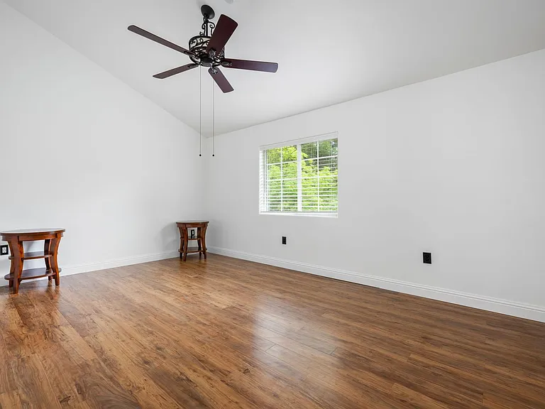 713 Wikiup Dr — Photo 24