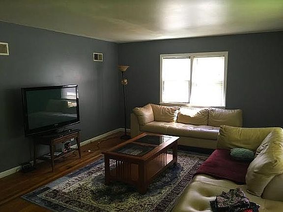 4th image of 527 N Topping Ave