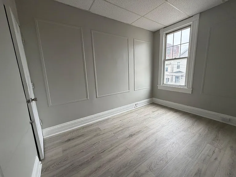 77 Neptune Ave #2E — Photo 5