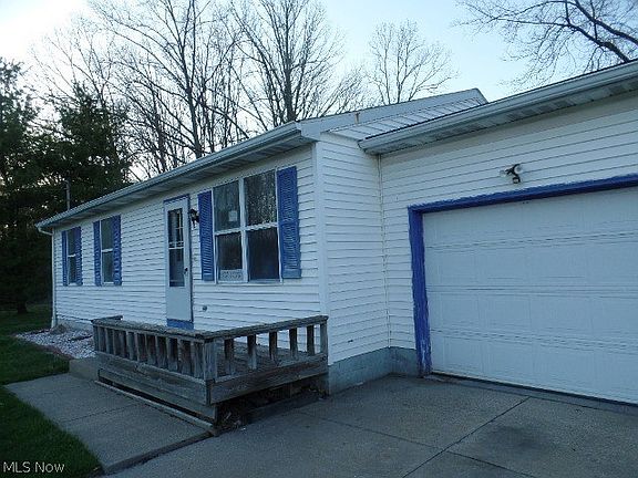 2nd image of 436 Earl Dr NW