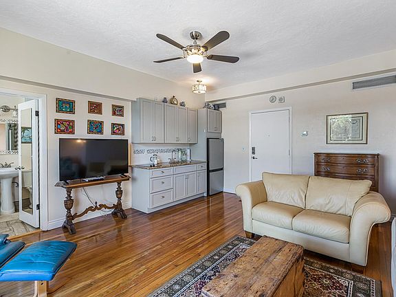 4th image of 2109 Bayshore Blvd Unit 306