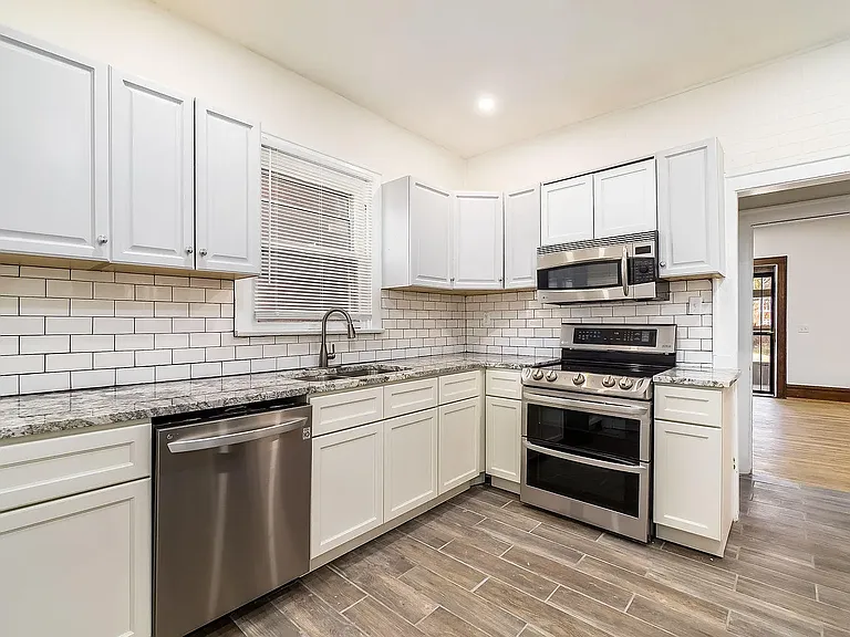 737 Bedford Ave — Photo 5