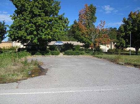 1st image of 956 Pine Dr