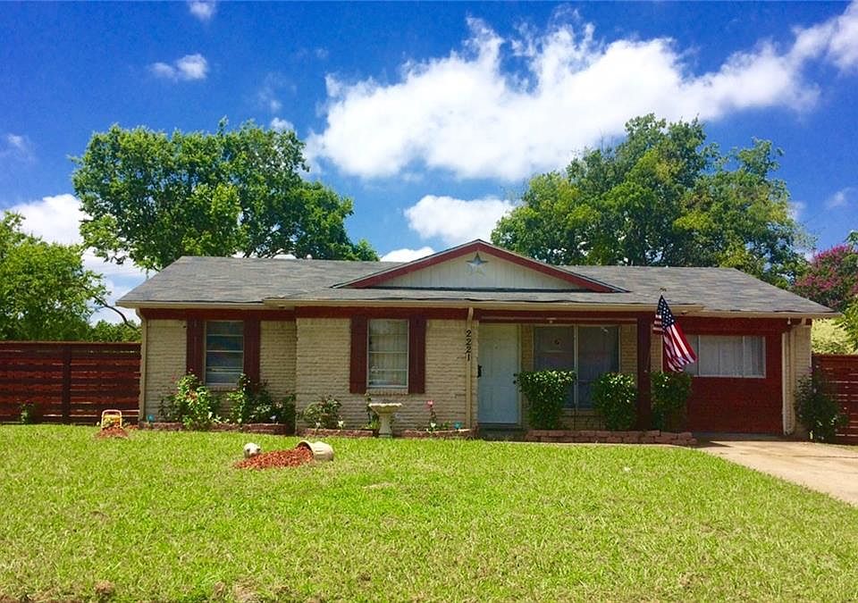 1st image of 2221 Diane Dr