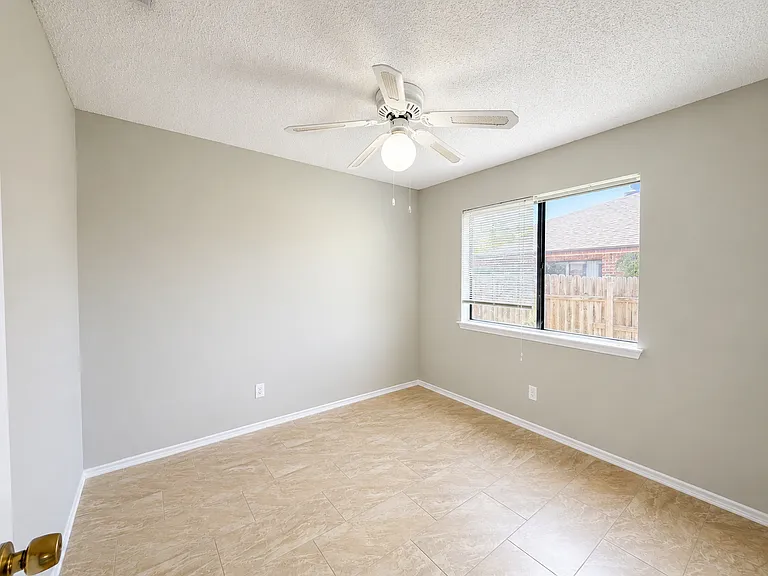 1411 Hermitage Dr — Photo 13