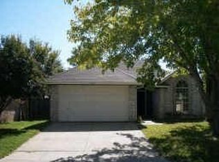 1641 Yorkshire St, Fort Worth, TX 76134