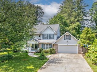 25 Westminster Ct, Hendersonville, NC 28739