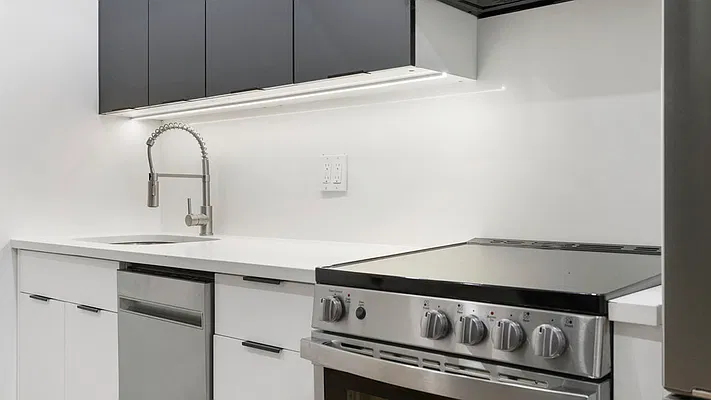 Rented by Nooklyn NYC LLC | media 21