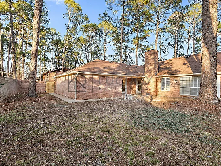 816 Winthrop Cir — Photo 7