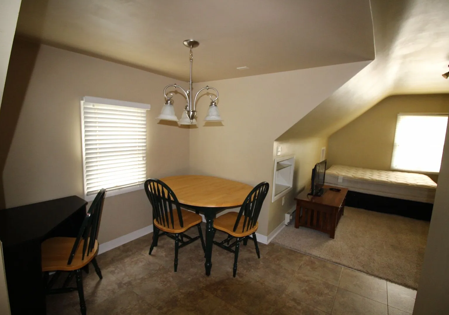 16 6th Ave NW — Photo 3