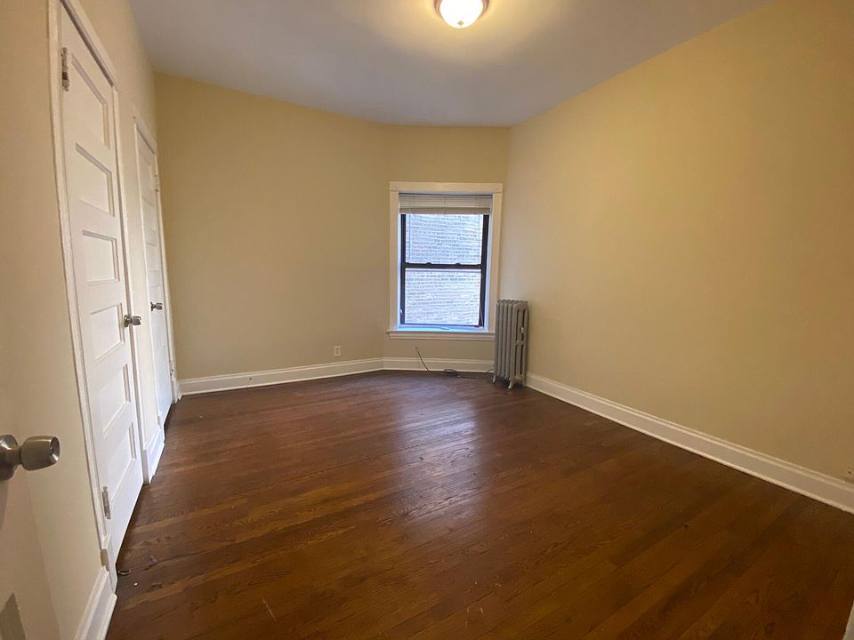 1st image of 945 W Cullom Ave #42672