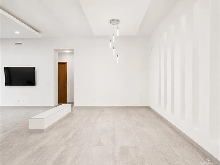 3614 S K Ln — Photo 12