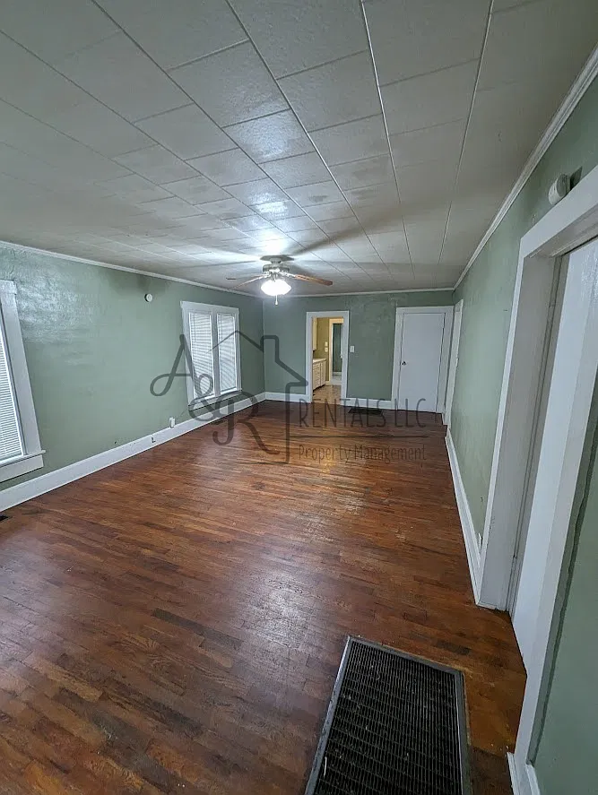 438 East 23rd - Unit 1 — Photo 2