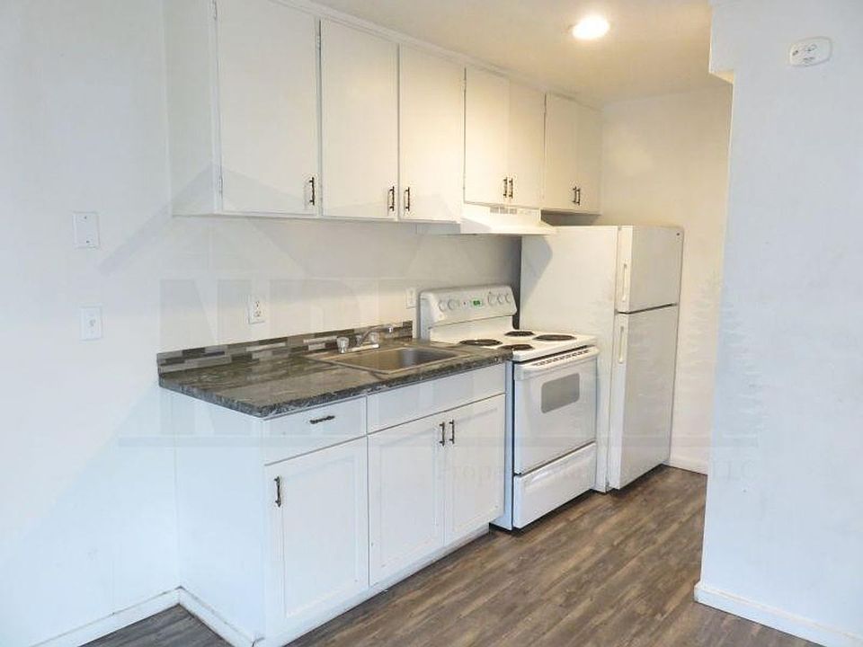 1st image of 4802 108th St SW Unit 18