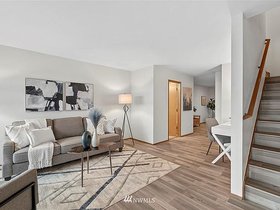 5th image of 4217 164th St SW APT C106